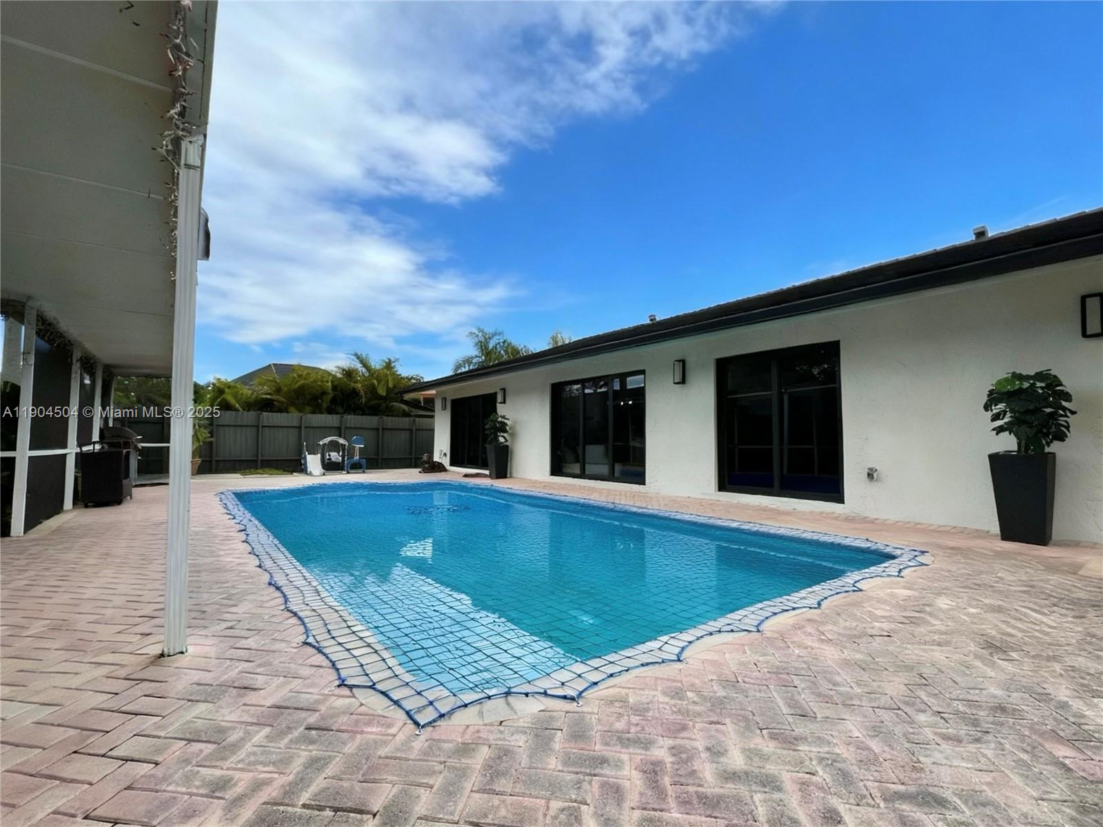 SHORES CALUSA - Residential