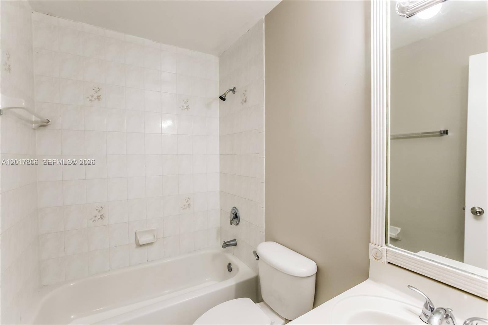SHOMA HOMES AT TAMIAMI IV - Residential Lease