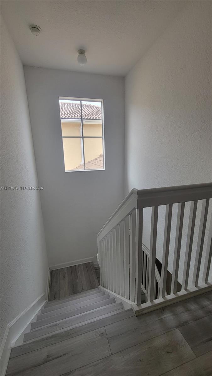 FONTAINBLEAU LAKES COURTY - Residential