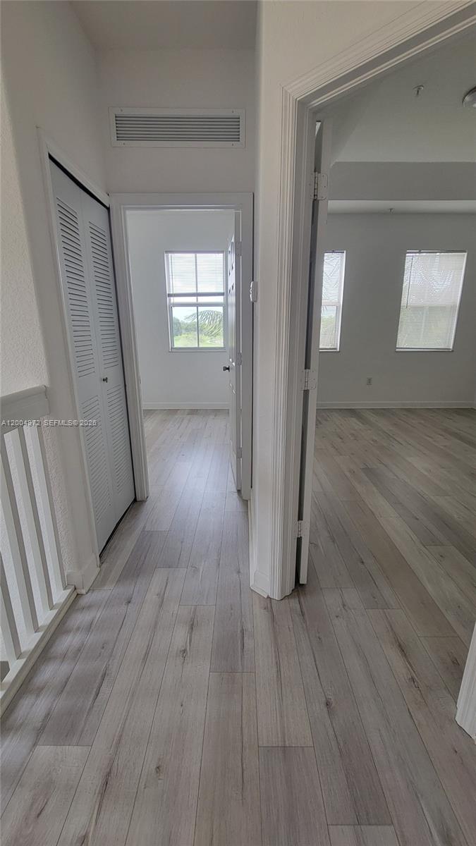 FONTAINBLEAU LAKES COURTY - Residential