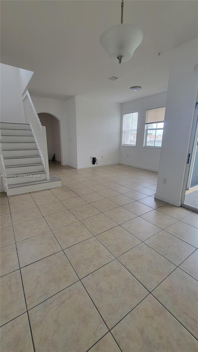 FONTAINBLEAU LAKES COURTY - Residential