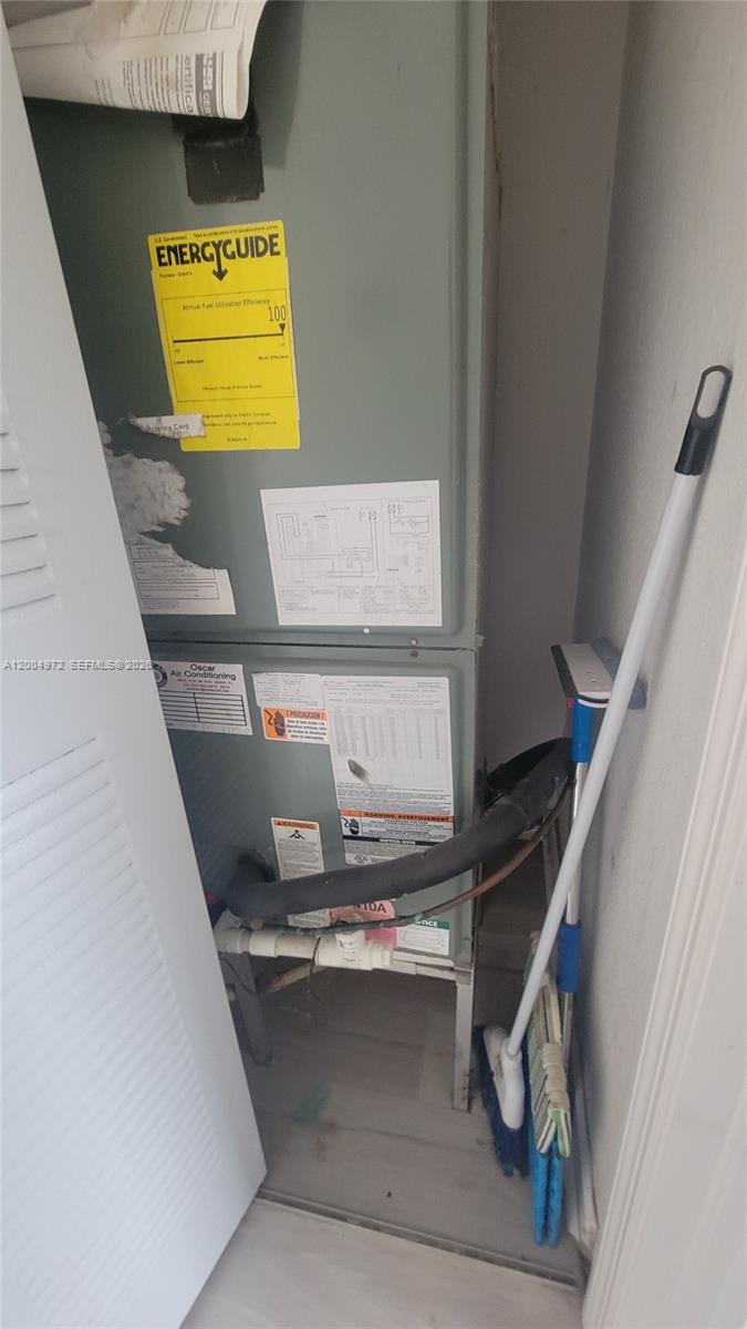 FONTAINBLEAU LAKES COURTY - Residential