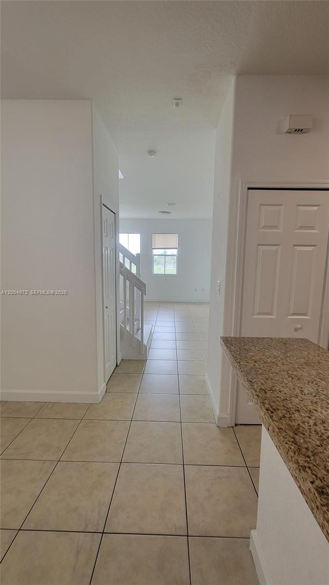 FONTAINBLEAU LAKES COURTY - Residential