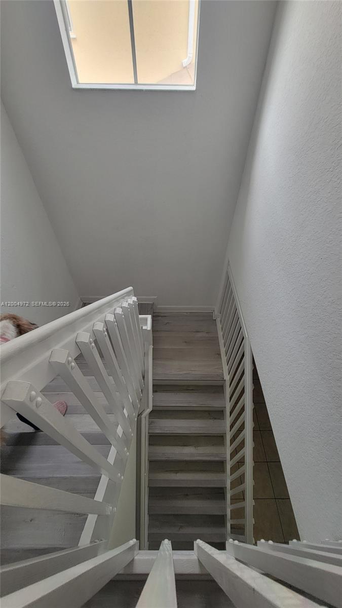 FONTAINBLEAU LAKES COURTY - Residential