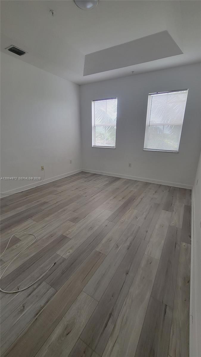 FONTAINBLEAU LAKES COURTY - Residential