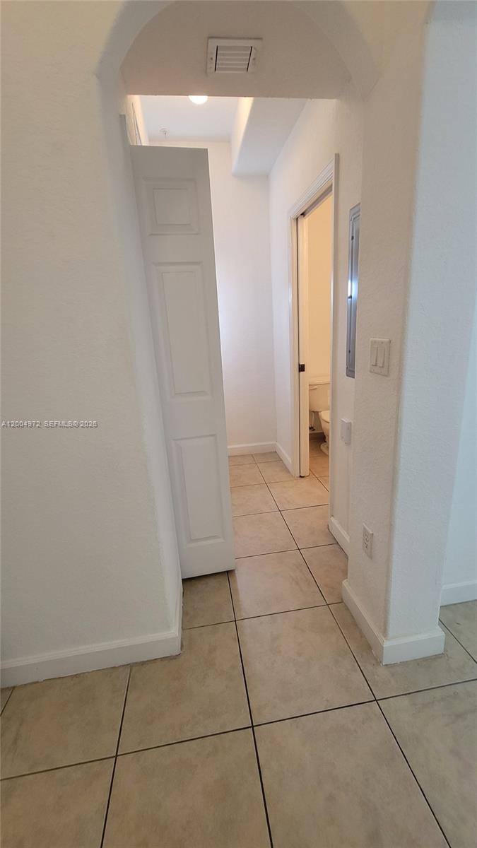 FONTAINBLEAU LAKES COURTY - Residential