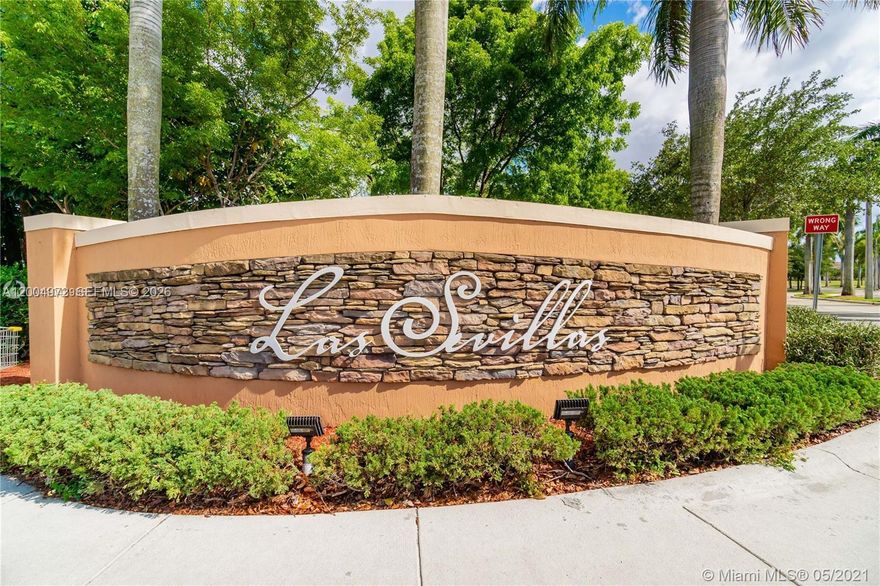 Beautiful property two stories 3 BR/2.5 BA in Las Sevillas (Fontainebleau Lakes West).1,445 Sq.Ft Gated Community, w/unit has 2 parking spaces + guest, wood cabinet, KITCHEN EQUIPPED WITH GRANITE COUNTER TOPS and stainless steel appliances, full washer & dryer inside the unit, tile floor throughout. basic cable & Internet included in the maintenance. This community is surrounded by sparkling lakes, lovely landscapes, a community POOL and wide walking trails, large green área around. Conveniently located close to Close to DORAL CITY, Dolphin & Int'l Mall & the new Shopping Center Fountain Square Miami, Florida International University-FIU, Airport, Expressways (Turnpike,
836/Dolphin), Excellent A+Schools nearby. EASY access to the community.
