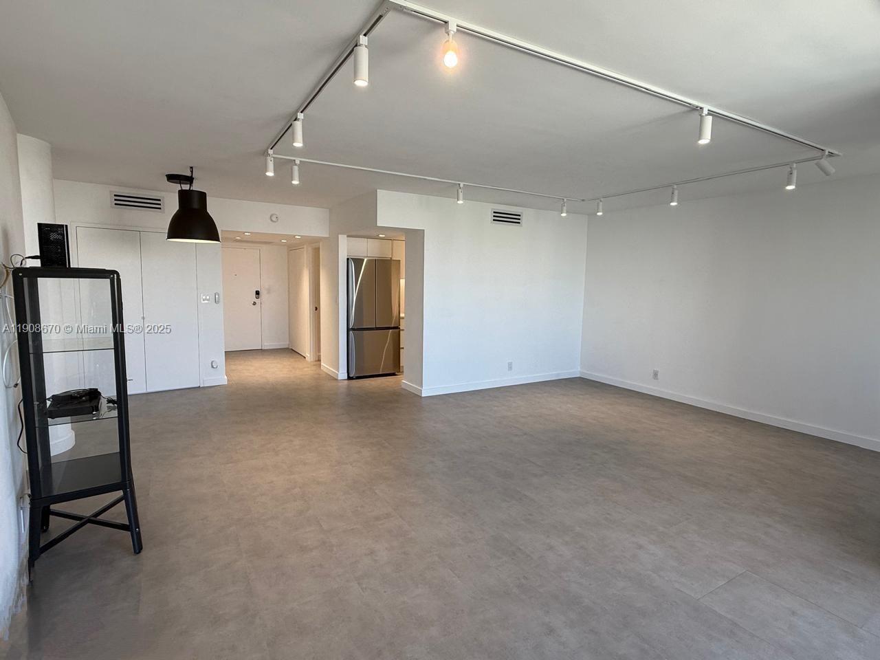 KING COLE CONDO - Residential Lease