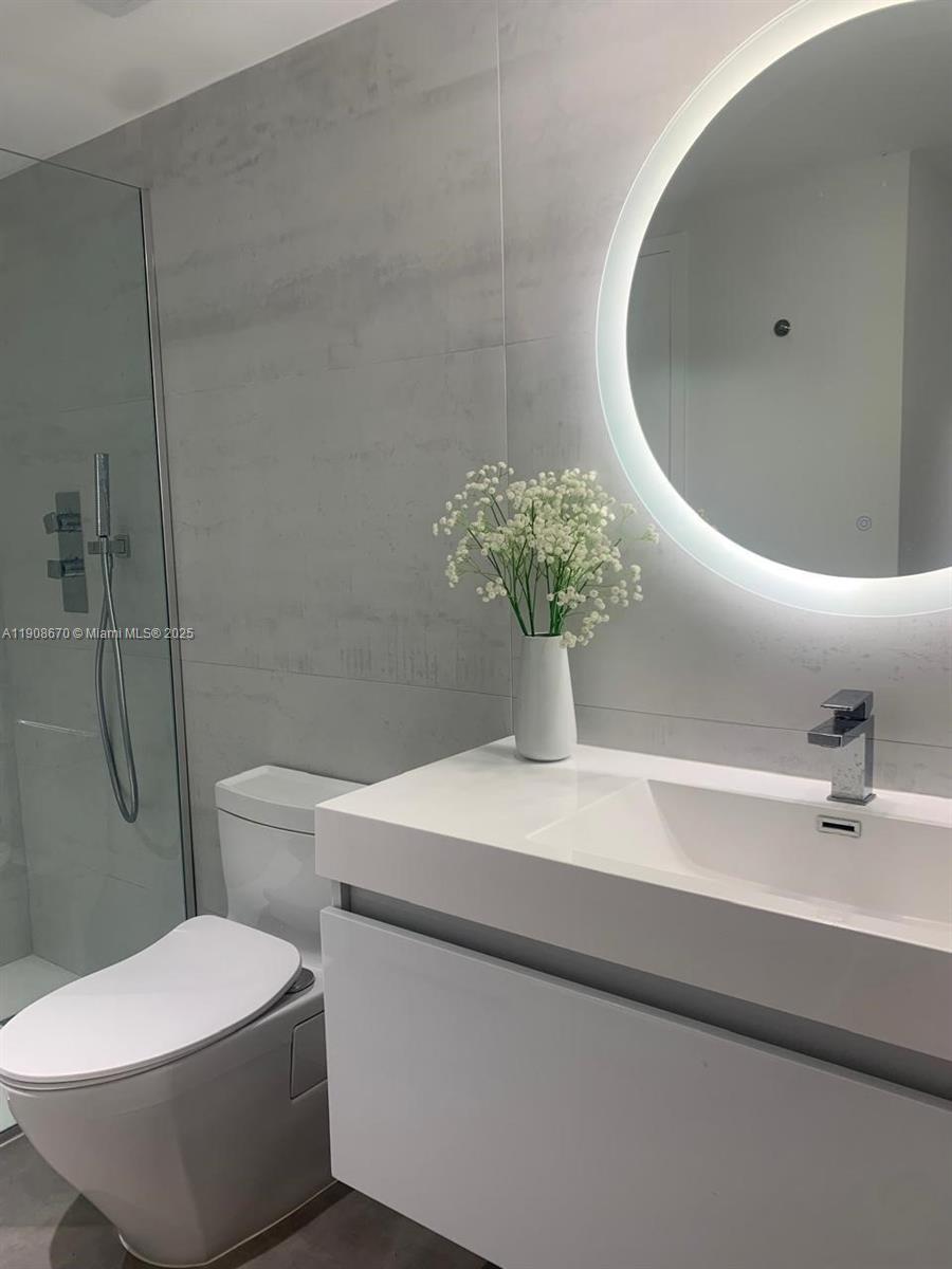 KING COLE CONDO - Residential Lease