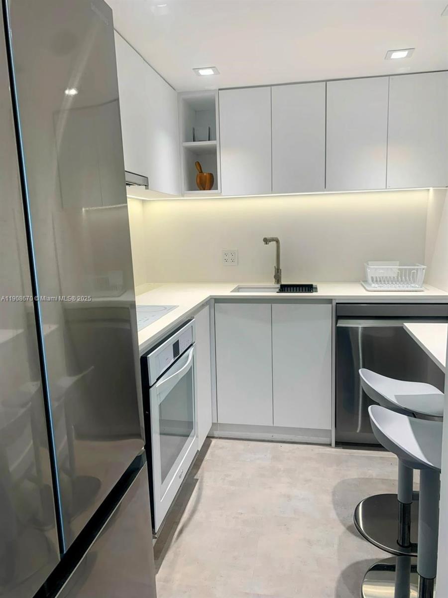 KING COLE CONDO - Residential Lease