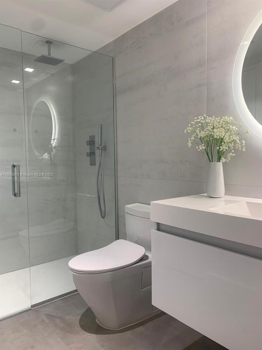 KING COLE CONDO - Residential Lease