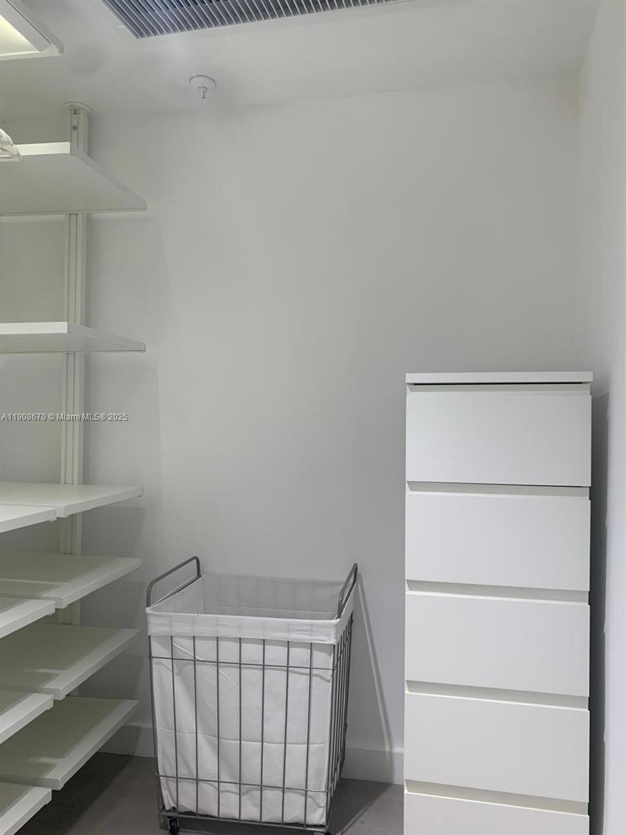 KING COLE CONDO - Residential Lease