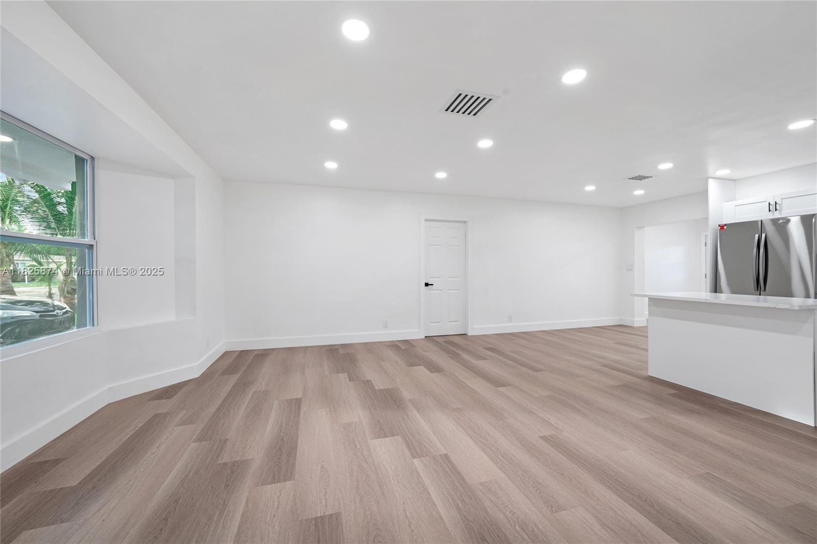 4290 NW 38th Ave