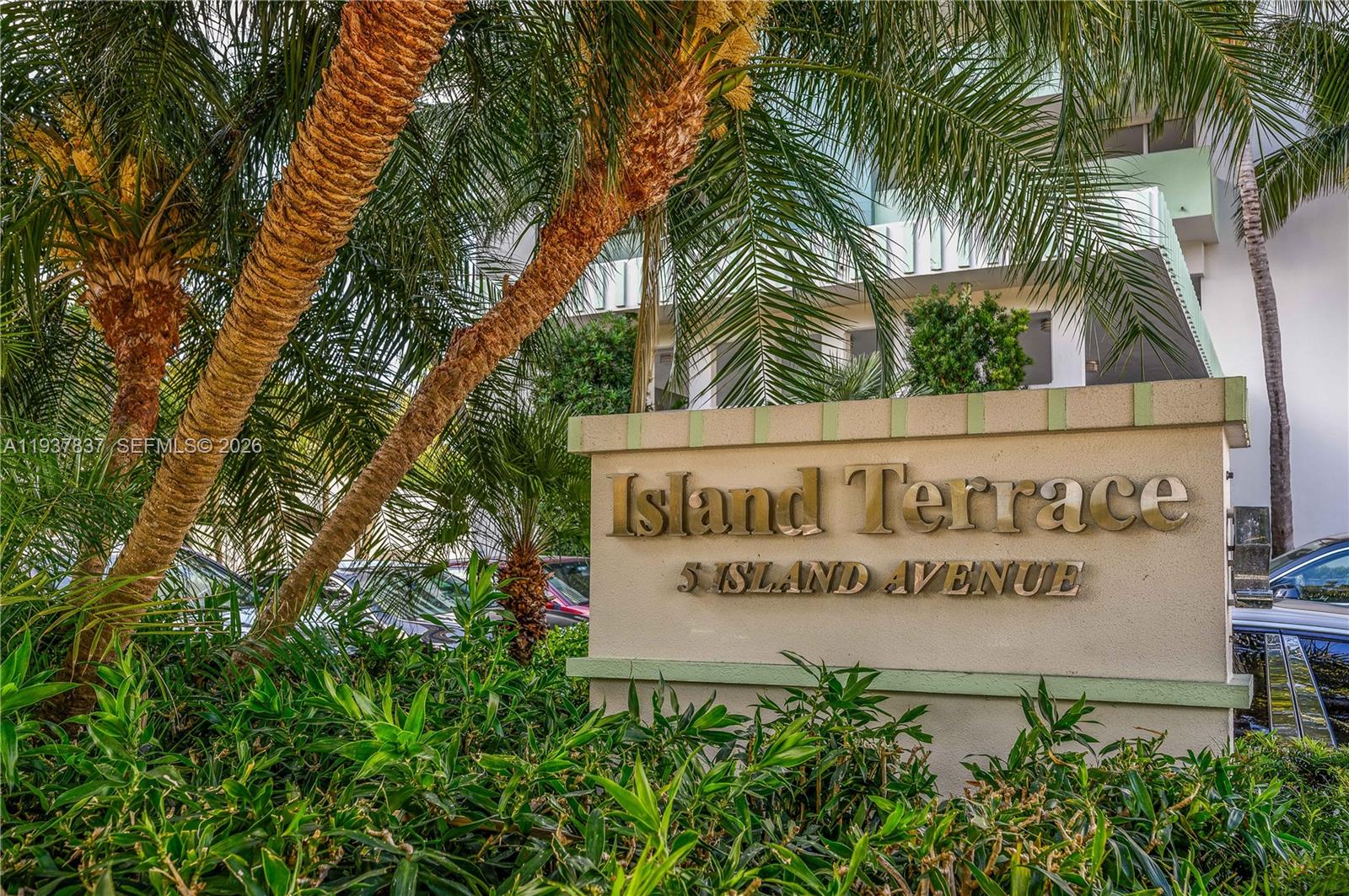 ISLAND TERRACE CONDO - Residential