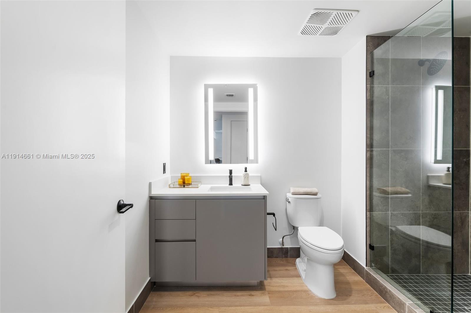 FT LAUDERDALE B-40 - Residential Lease