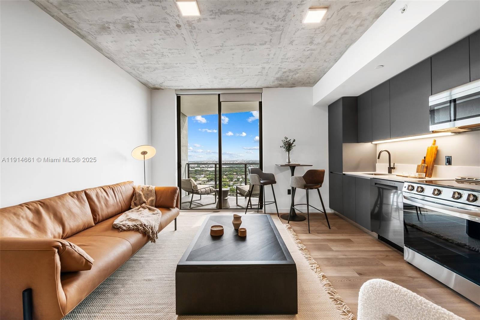 FT LAUDERDALE B-40 - Residential Lease