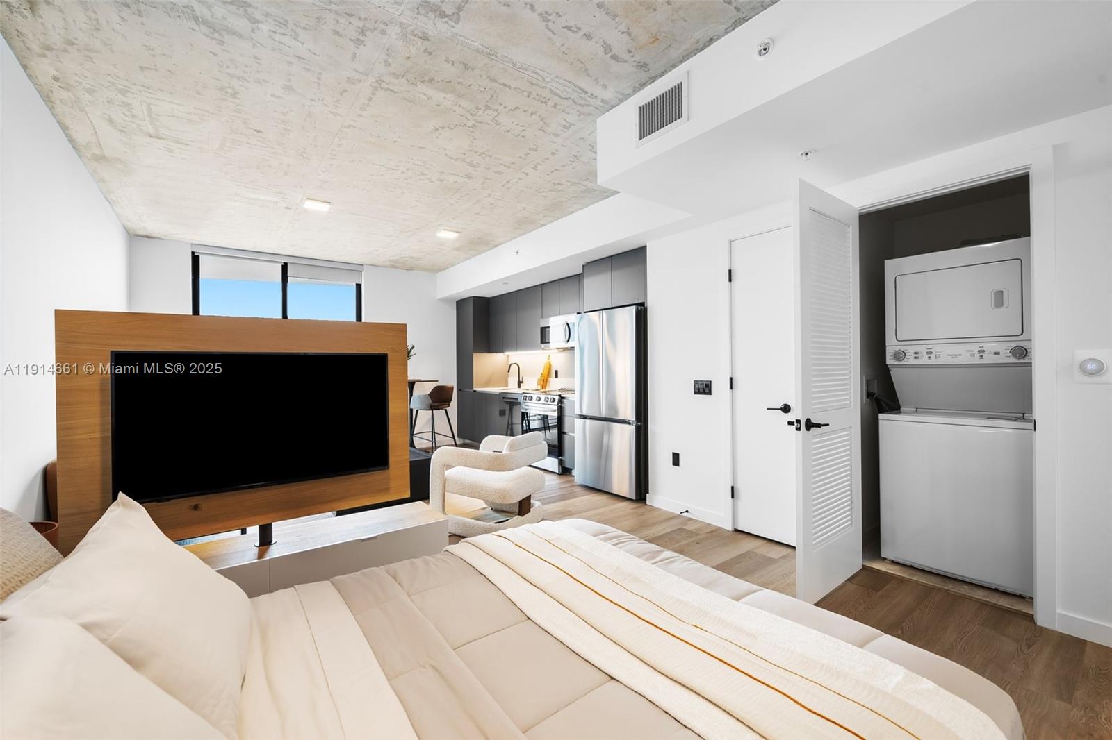 FT LAUDERDALE B-40 - Residential Lease