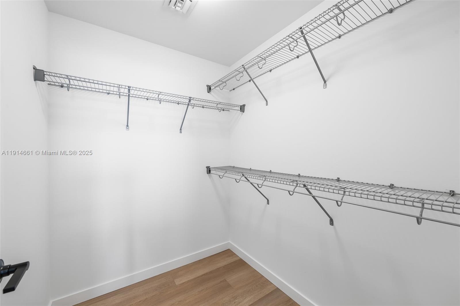 FT LAUDERDALE B-40 - Residential Lease