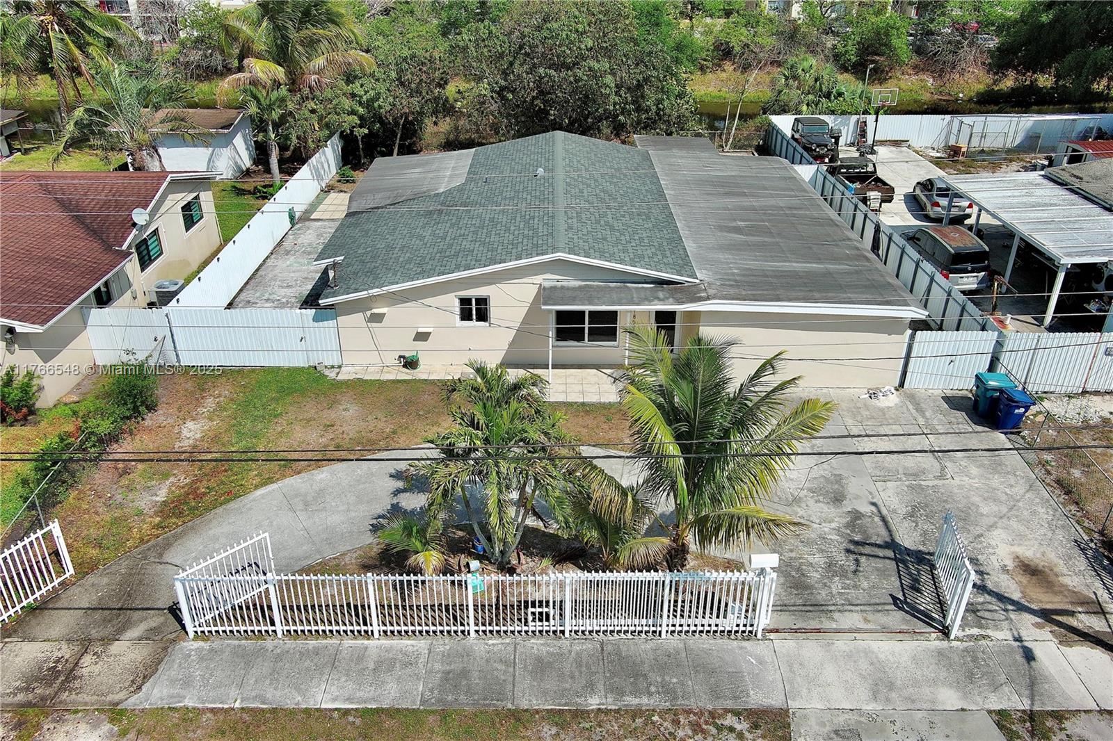 18631 Nw 28th Pl, Miami Gardens, Broward County, Florida - 3 Bedrooms  
2 Bathrooms - 