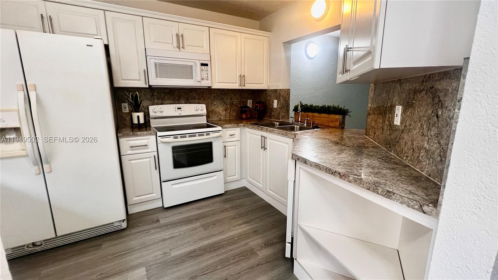 CARDINAL PLACE CONDO - Residential