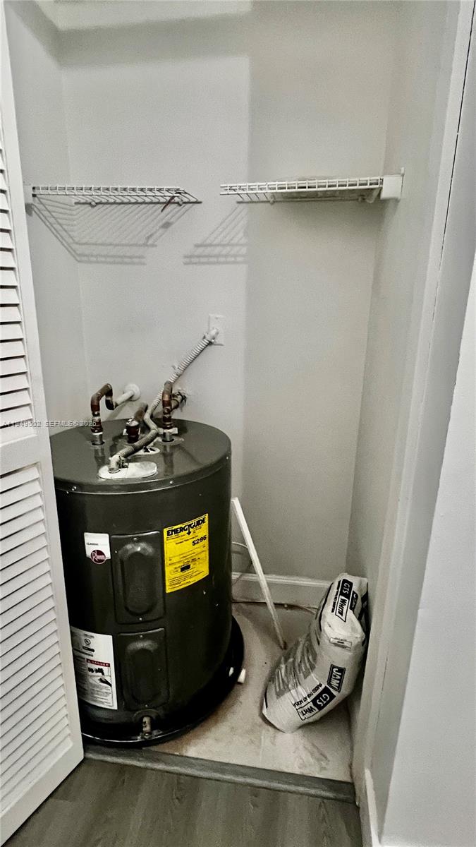 CARDINAL PLACE CONDO - Residential