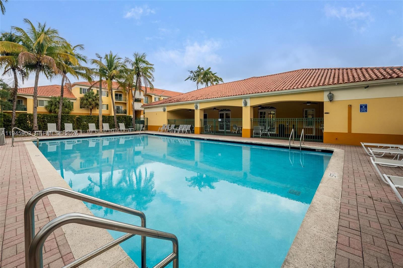 PALM GARDENS AT DORAL CON - Residential