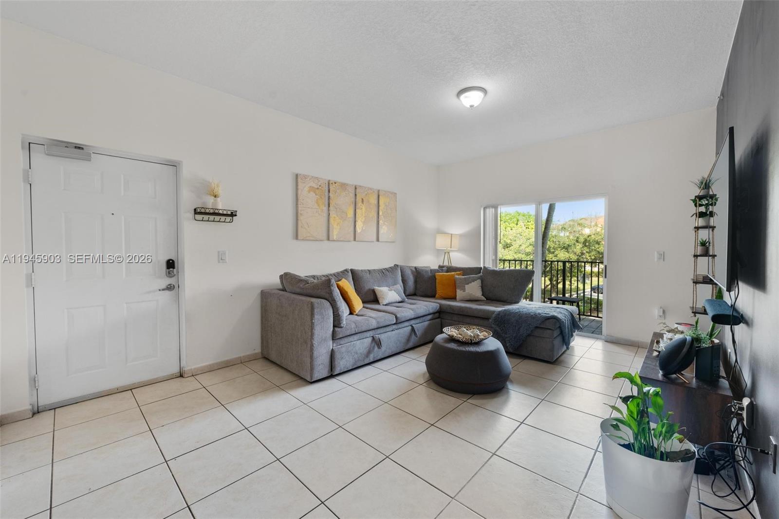 PALM GARDENS AT DORAL CON - Residential