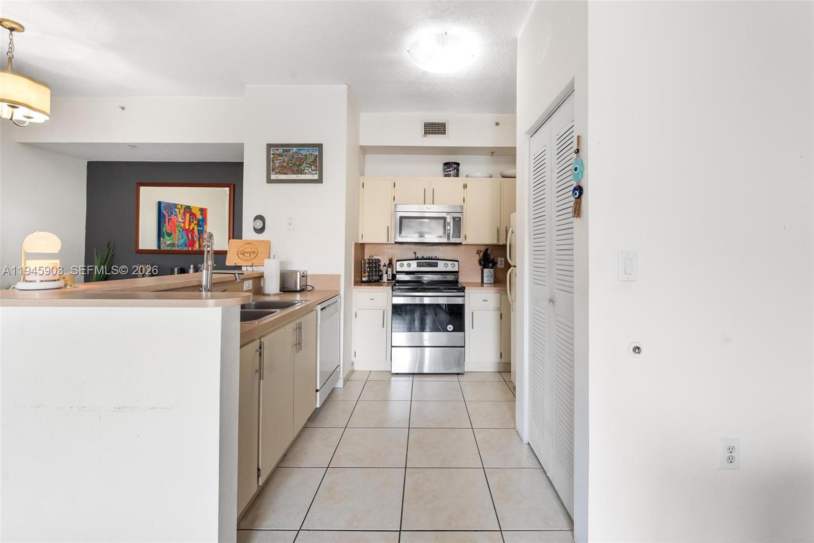 PALM GARDENS AT DORAL CON - Residential