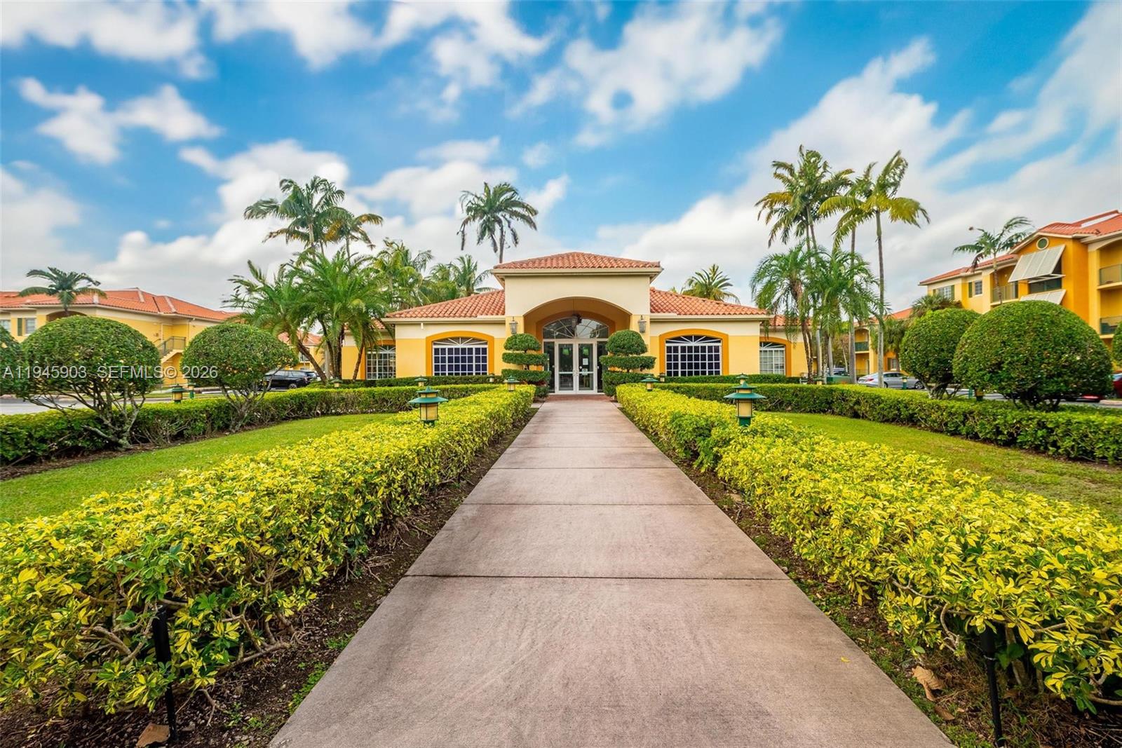 PALM GARDENS AT DORAL CON - Residential