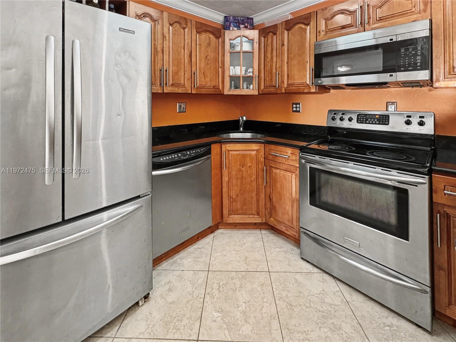 SUNSET PALMS EAST CONDO - Residential