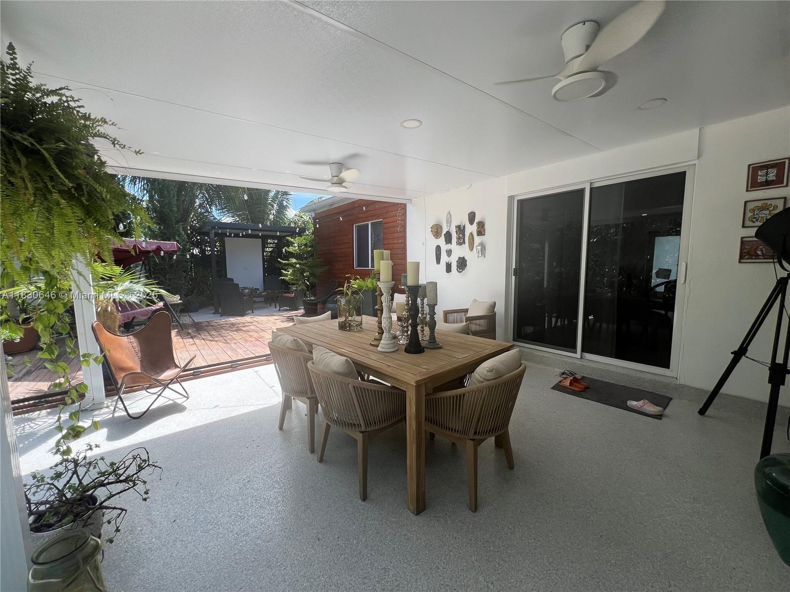 W MIAMI SHORES SEC B - Residential