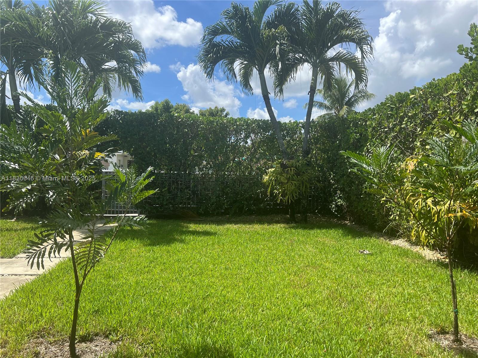 W MIAMI SHORES SEC B - Residential