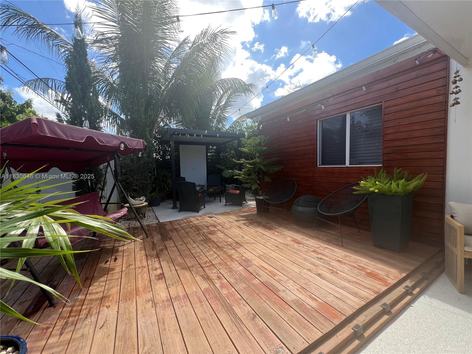 W MIAMI SHORES SEC B - Residential