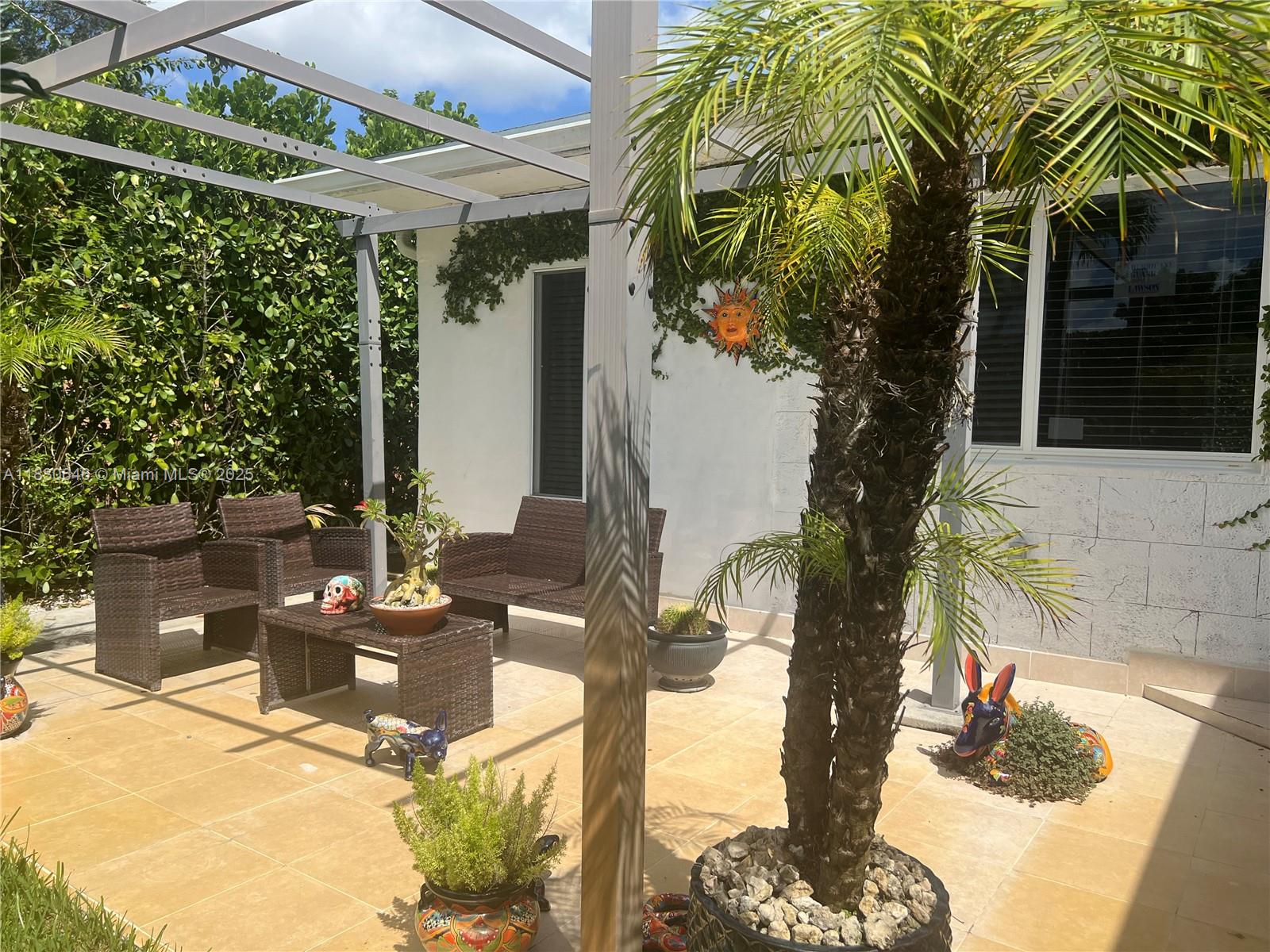 W MIAMI SHORES SEC B - Residential