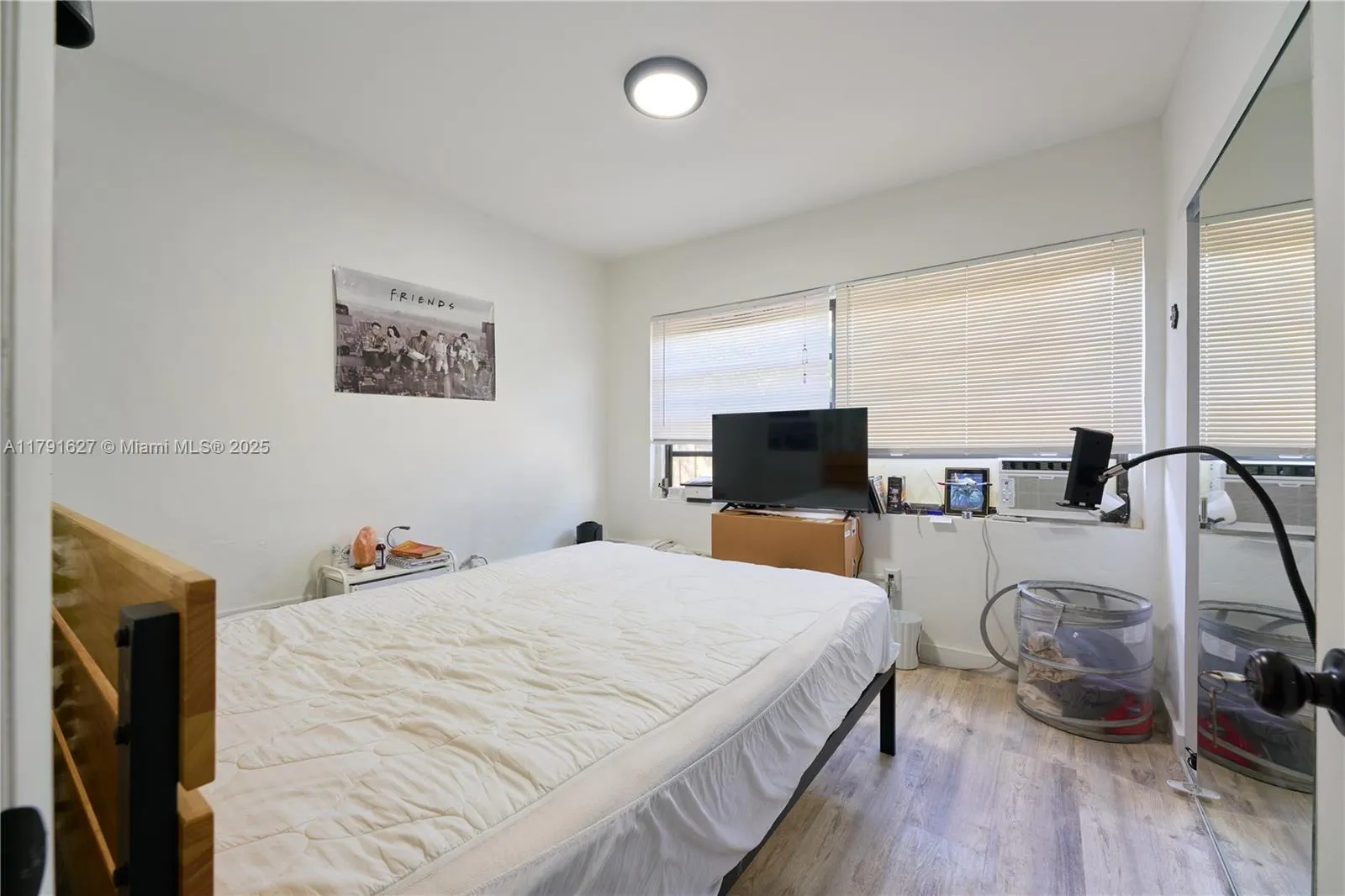 Miami Beach, Florida 33141, United States, 1 Bedroom Bedrooms, ,1 BathroomBathrooms,Residential,Pending,119494