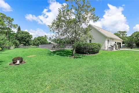 A home in Loxahatchee