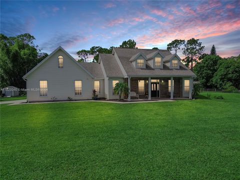 A home in Loxahatchee