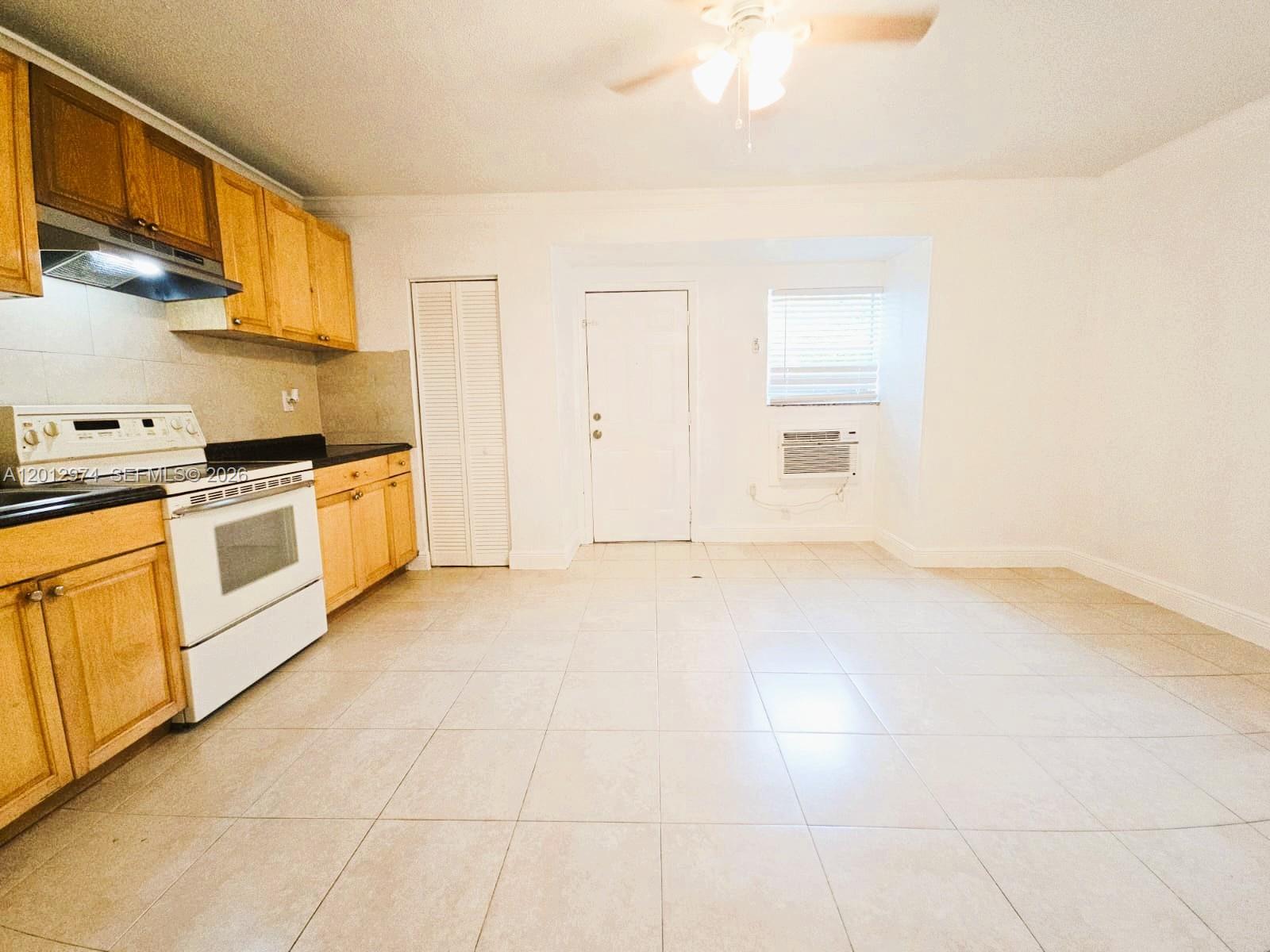 LAWRENCE ESTATE LAND CO - Residential Lease