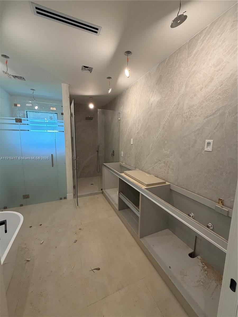 Poinsettia Heights - Residential Lease