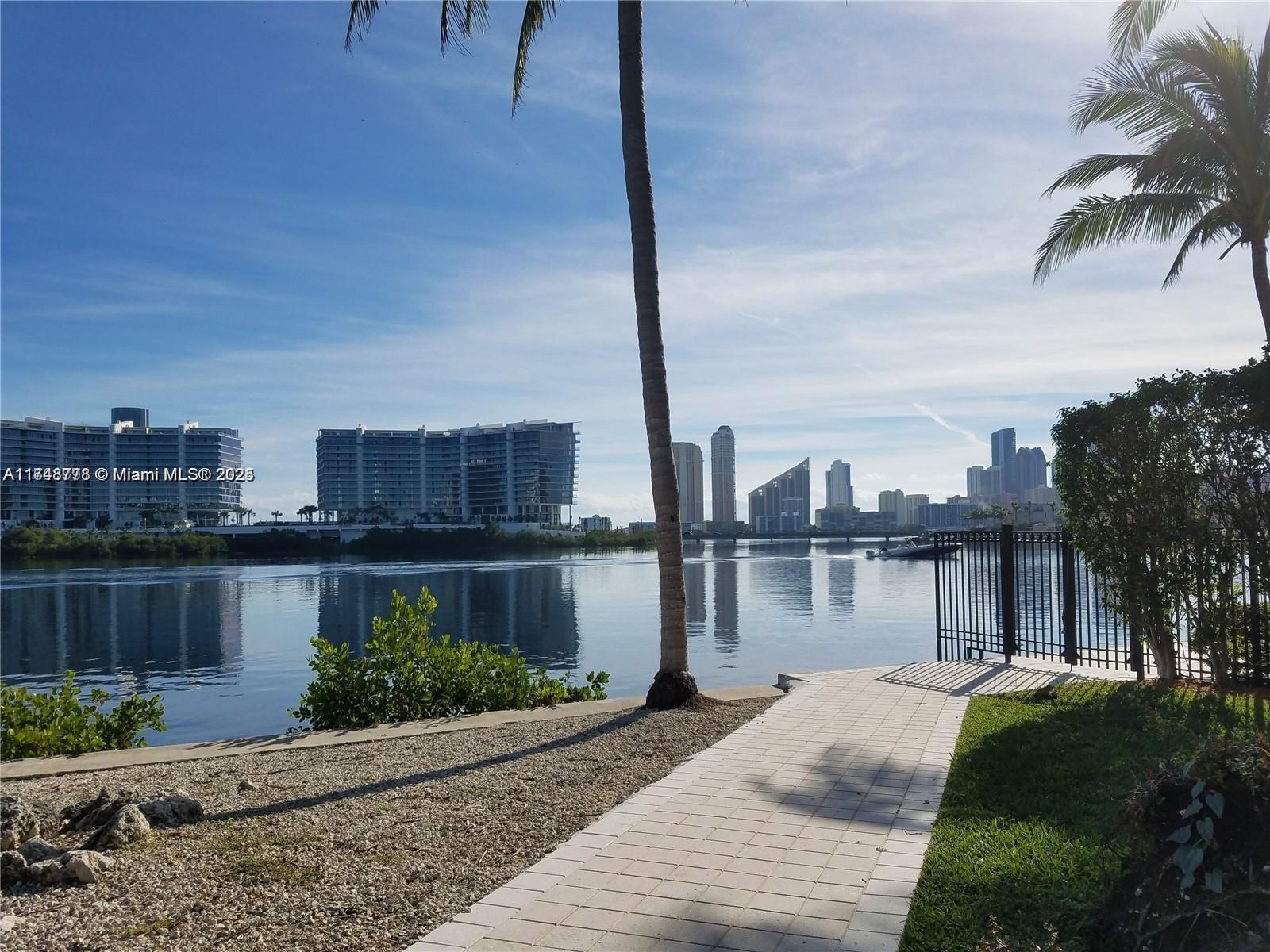 Property for Sale at 3115 Ne 184th St 4104, Aventura, Miami-Dade County, Florida - Bedrooms: 2 
Bathrooms: 2  - $459,000