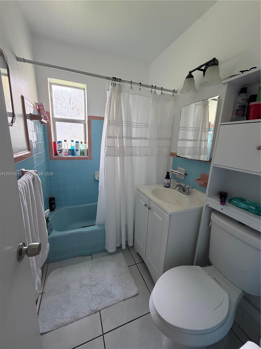 SILVER BLUFF GARDENS - Residential