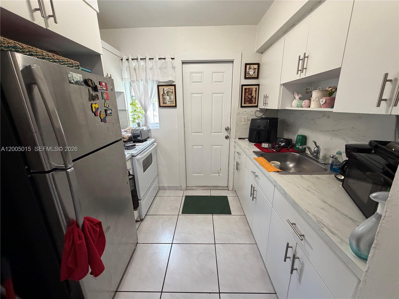 SILVER BLUFF GARDENS - Residential