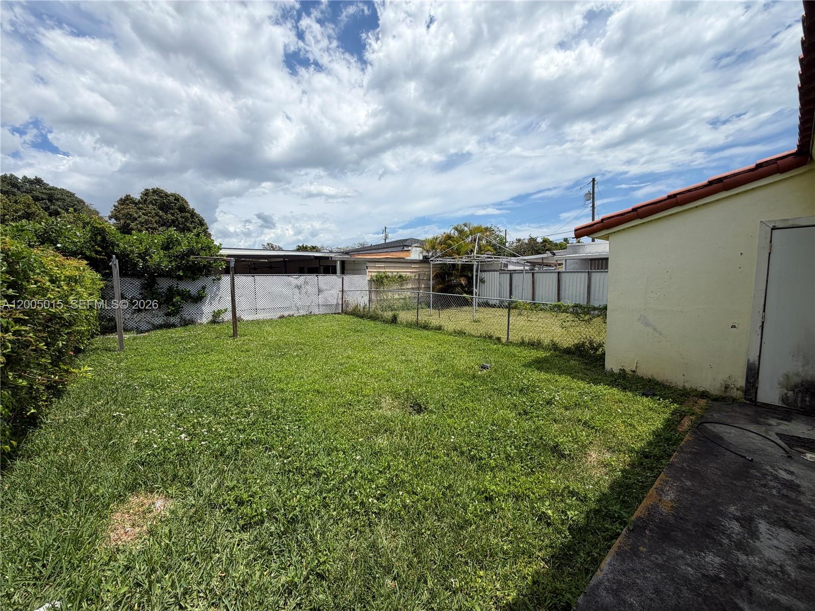 SILVER BLUFF GARDENS - Residential