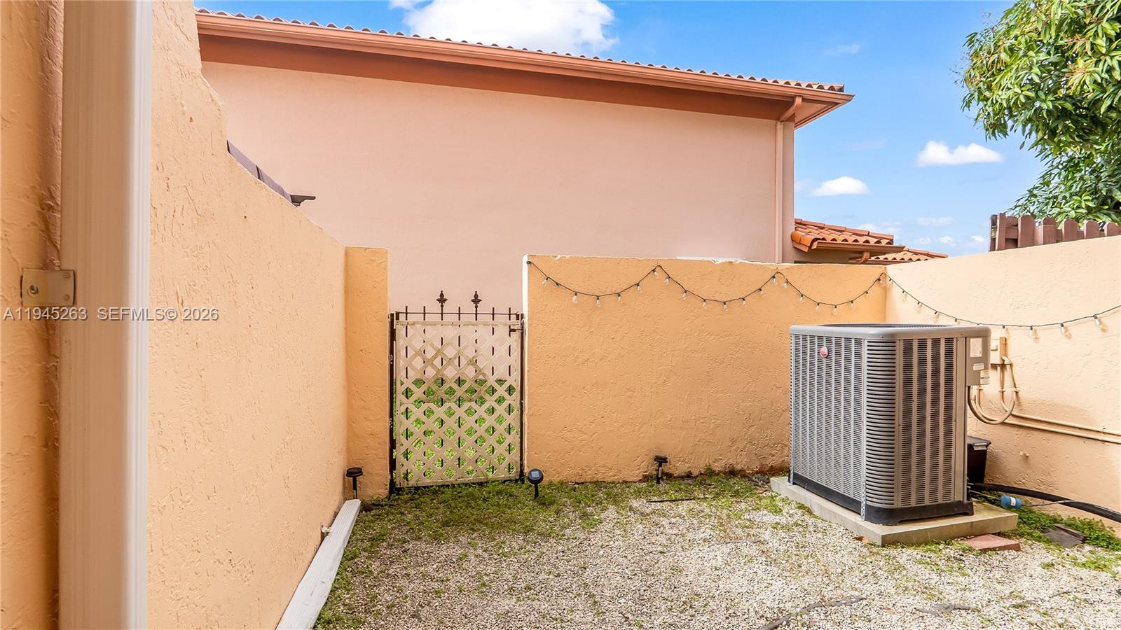 LAKEVIEW TWHS AT CALIF CL - Residential