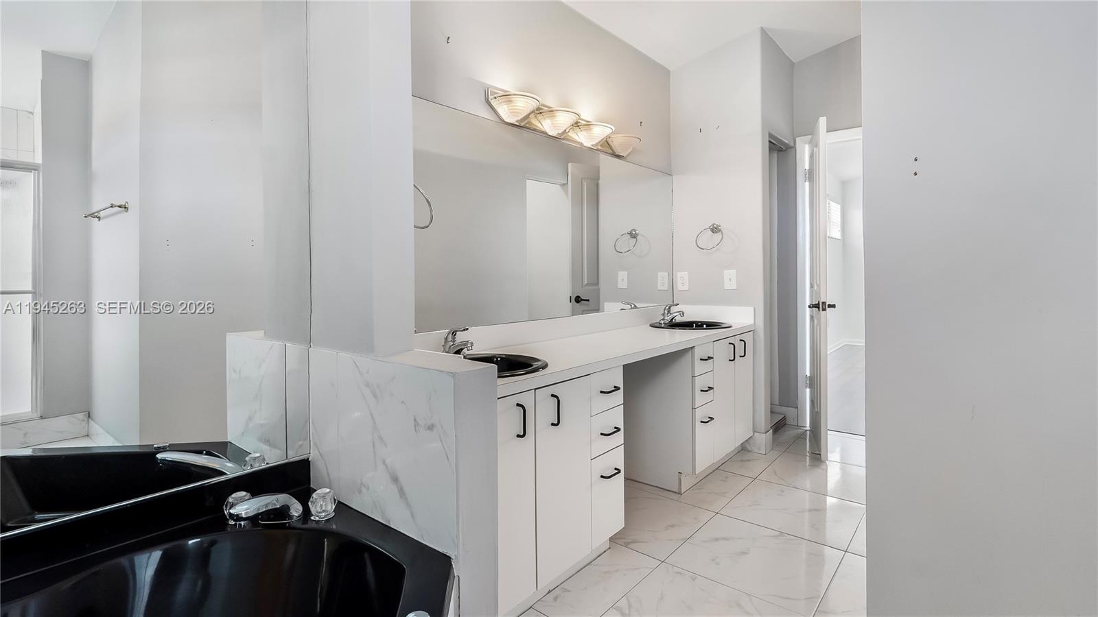 LAKEVIEW TWHS AT CALIF CL - Residential