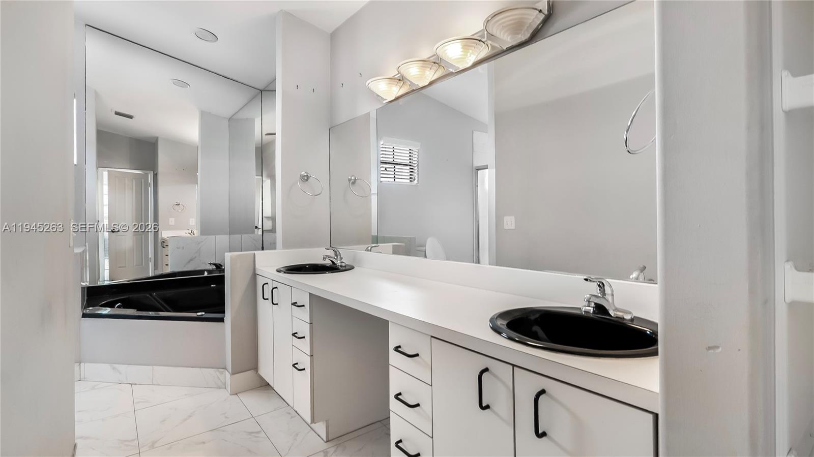 LAKEVIEW TWHS AT CALIF CL - Residential