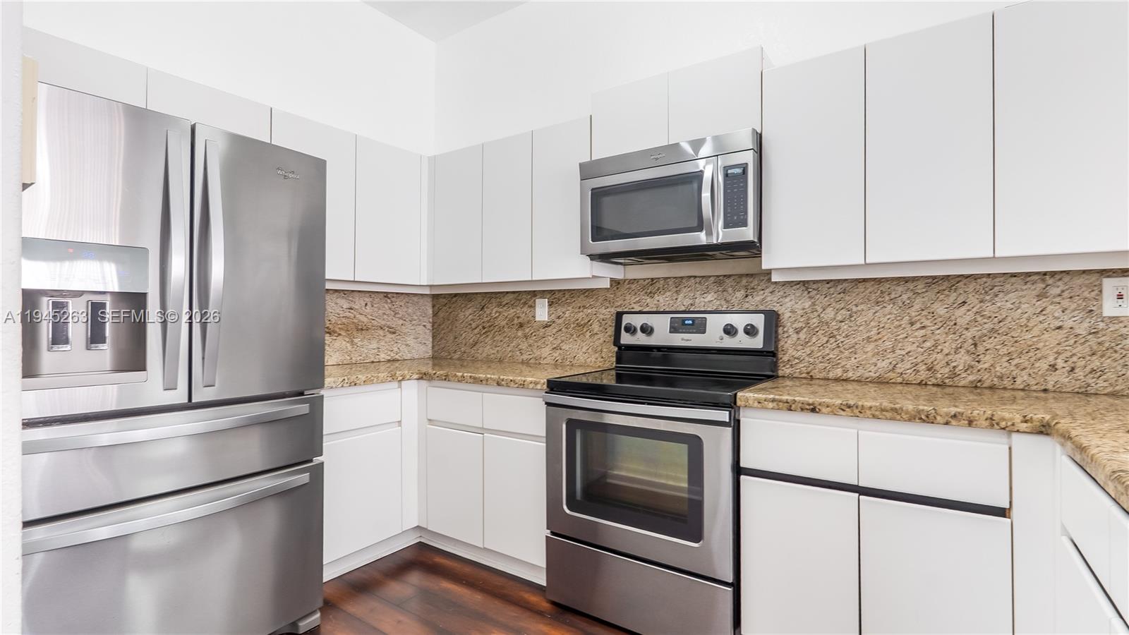 LAKEVIEW TWHS AT CALIF CL - Residential