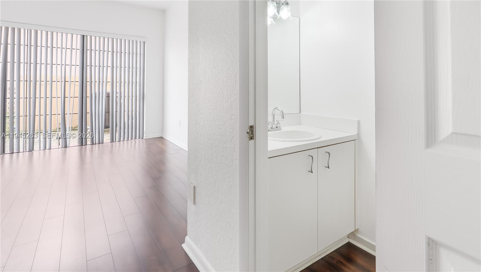 LAKEVIEW TWHS AT CALIF CL - Residential