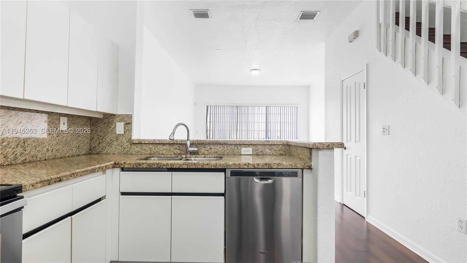 LAKEVIEW TWHS AT CALIF CL - Residential