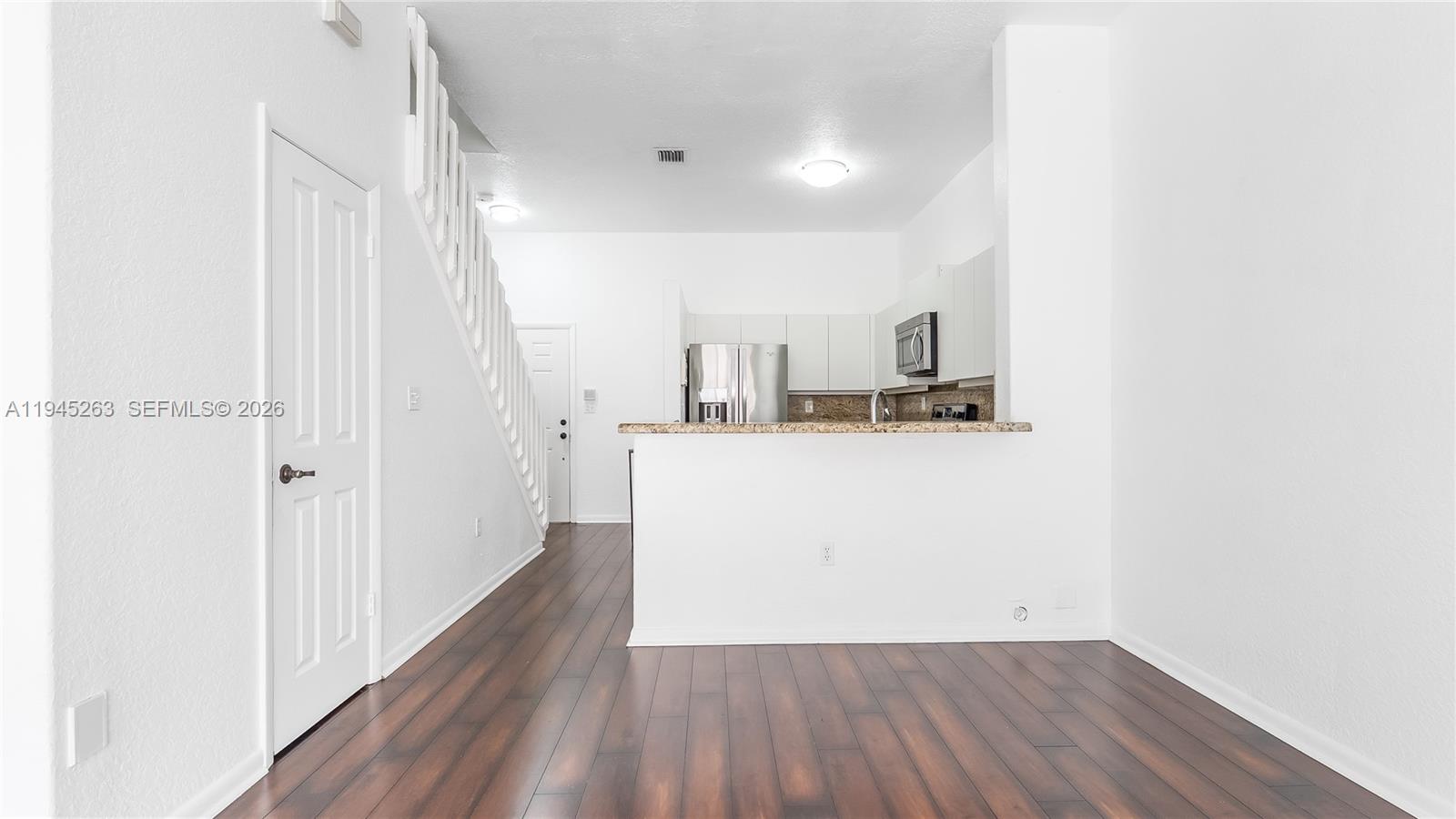 LAKEVIEW TWHS AT CALIF CL - Residential